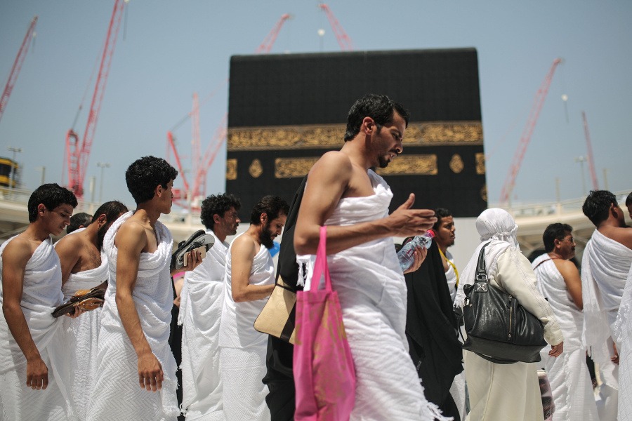 Balancing work and worship for Umrah